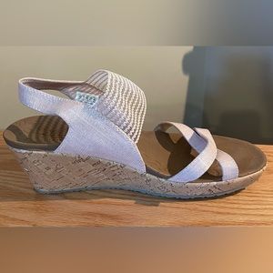 Skechers Women's Beverlee-High Tea Sandals, Pink